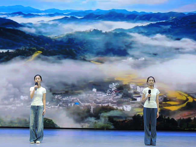 灯火里的中国.jpg
